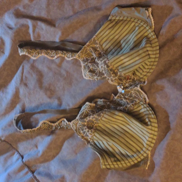 38DD Triumph Plus Size Bra Lace Bow Bra - Picture 1 of 16